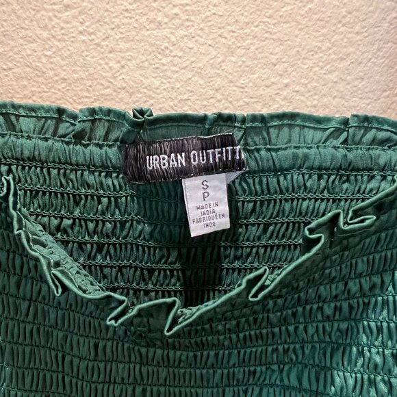 Urban Outfitters Emerald Green Smocked Crop Top 3/4 Sleeve Size S - Picture 2 of 4